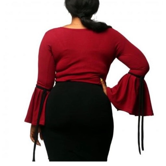 ✨Host Pick✨Virtue Clothier Amina Flute Sleeve Top - Picture 3 of 5